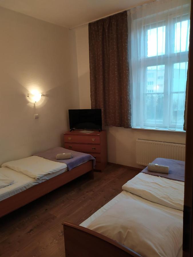 Dom Turysty Motel Костжин над Одрон Екстериор снимка